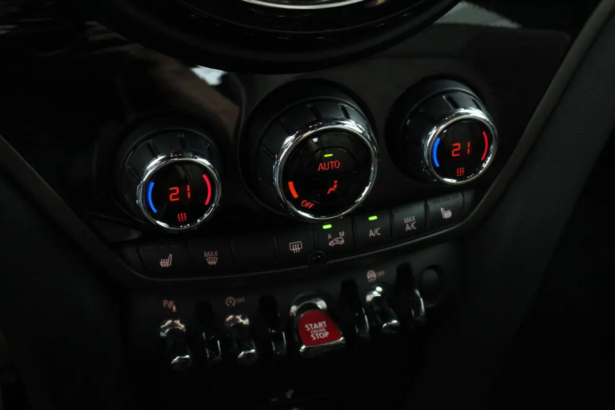 1.5 Automaat Cooper Salt Climate Control Lederen bekleding Cruise Control Parkeersensoren V+A Getinte ramen
