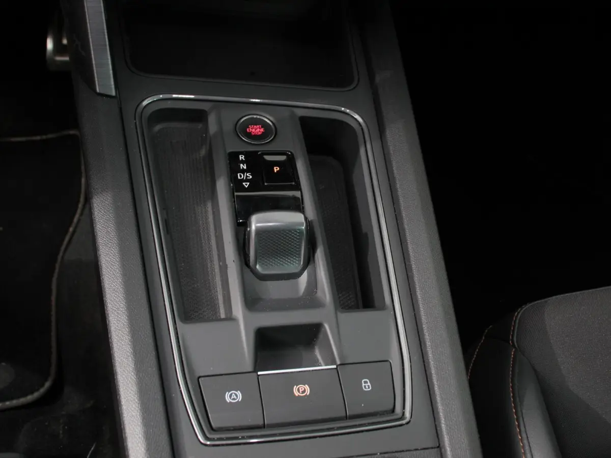 1.4 e-Hybrid VZ 245 pk DSG Wegklapbare trekhaak Navigatie Apple CarPlay Android Auto Camera Parkeerhulp  Adaptive Cruise Control Dodehoekdetectie Stoel- en stuurverwarming Full Led Climate C
