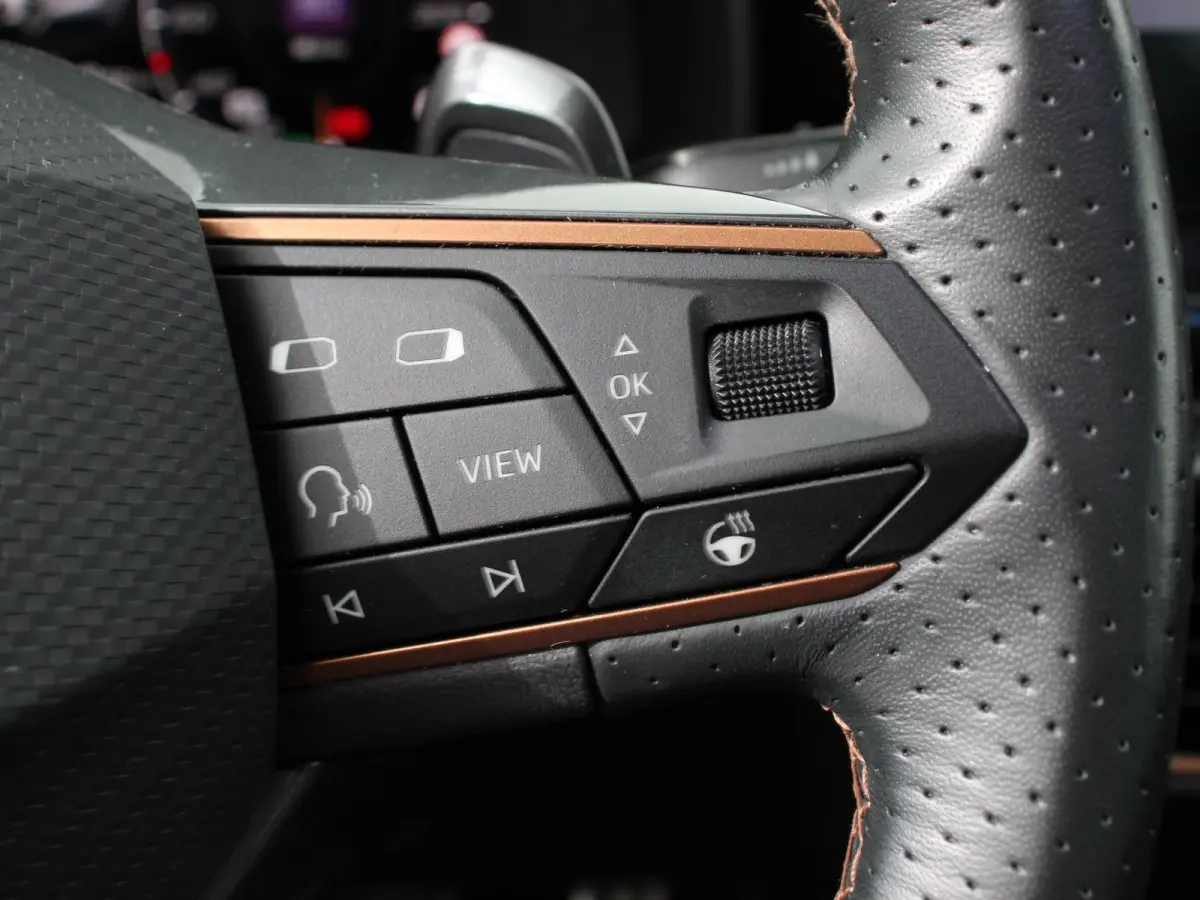 1.4 e-Hybrid VZ 245 pk DSG Wegklapbare trekhaak Navigatie Apple CarPlay Android Auto Camera Parkeerhulp  Adaptive Cruise Control Dodehoekdetectie Stoel- en stuurverwarming Full Led Climate C