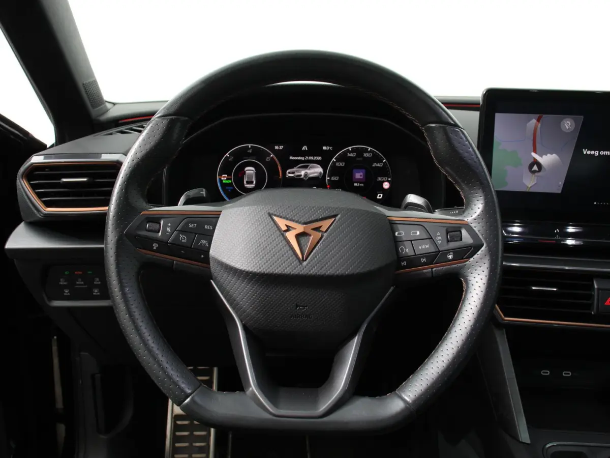 1.4 e-Hybrid VZ 245 pk DSG Wegklapbare trekhaak Navigatie Apple CarPlay Android Auto Camera Parkeerhulp  Adaptive Cruise Control Dodehoekdetectie Stoel- en stuurverwarming Full Led Climate C
