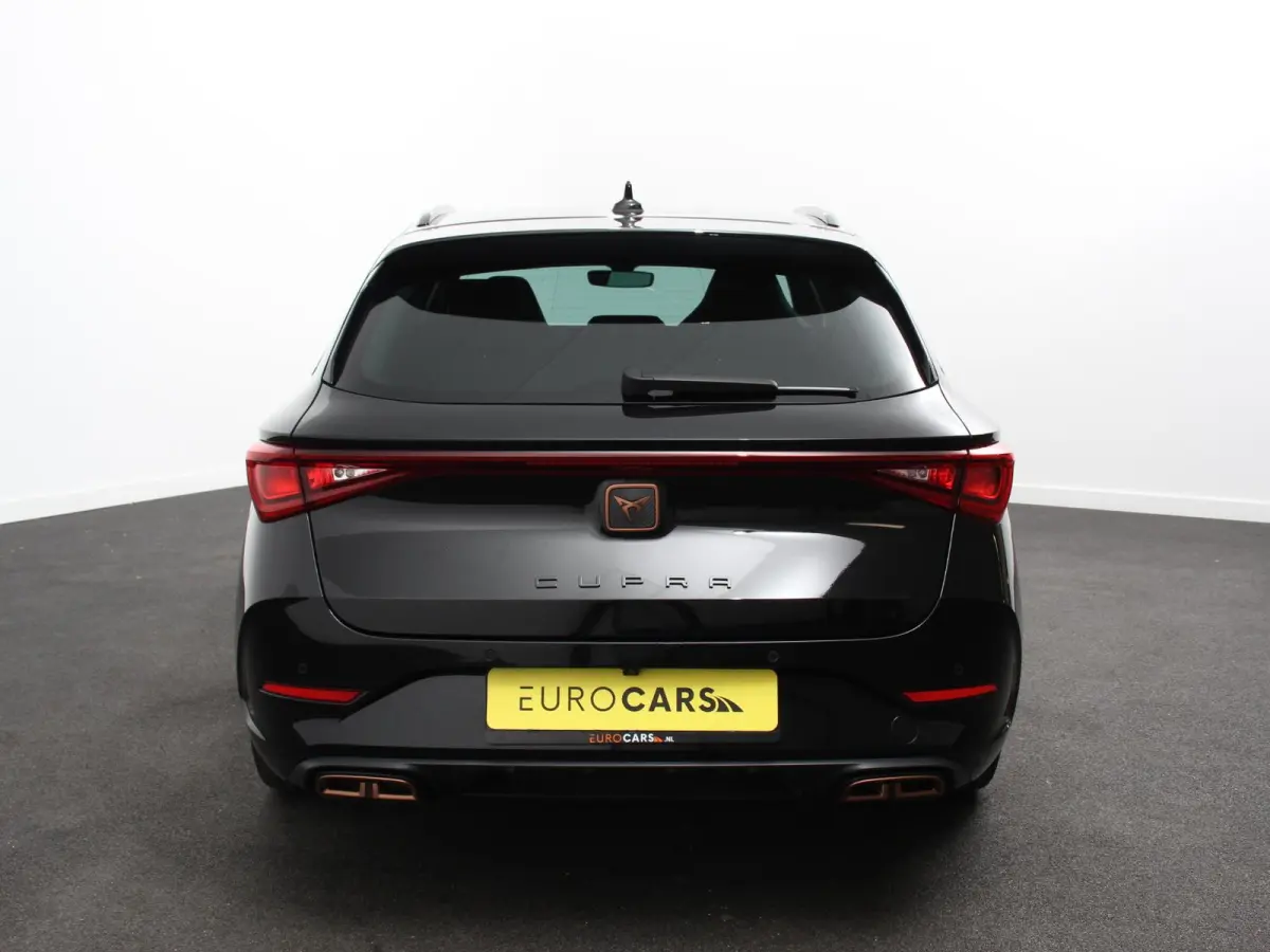 1.4 e-Hybrid VZ 245 pk DSG Wegklapbare trekhaak Navigatie Apple CarPlay Android Auto Camera Parkeerhulp  Adaptive Cruise Control Dodehoekdetectie Stoel- en stuurverwarming Full Led Climate C