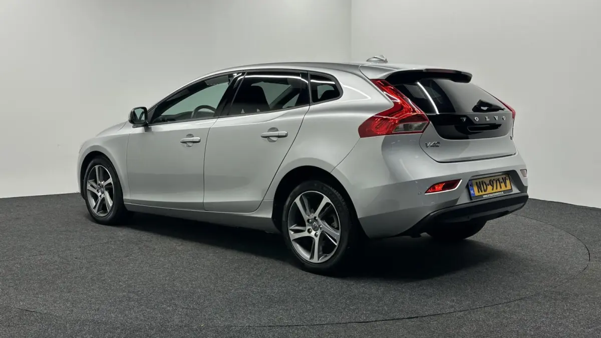 2.0 T2 Summum NAVI LM CRUISE STOELVERWARMING 108000 KM.