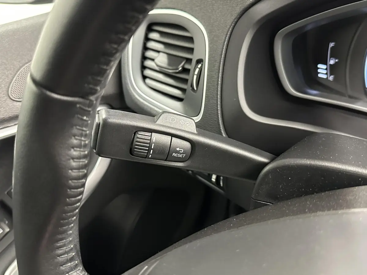 2.0 T2 Summum NAVI LM CRUISE STOELVERWARMING 108000 KM.
