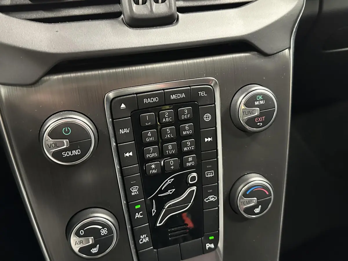 2.0 T2 Summum NAVI LM CRUISE STOELVERWARMING 108000 KM.