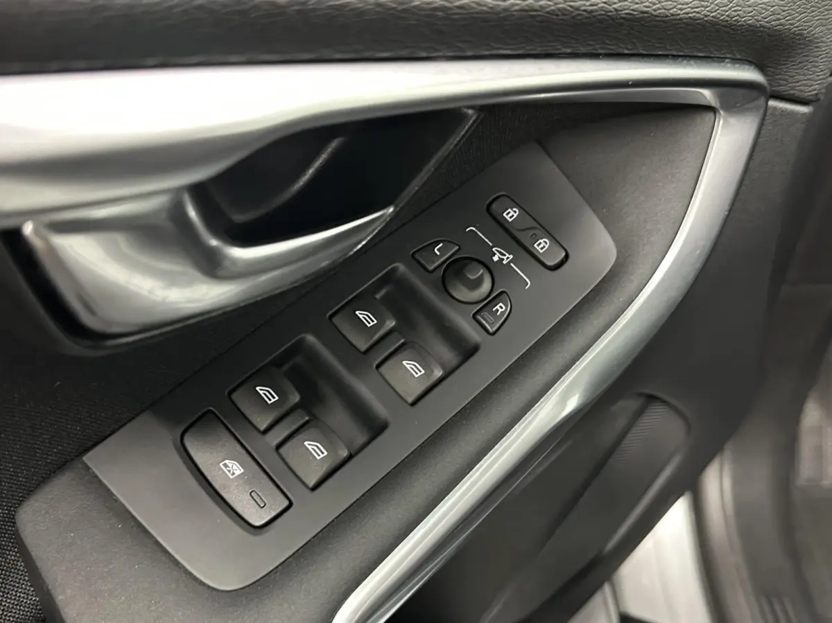 2.0 T2 Summum NAVI LM CRUISE STOELVERWARMING 108000 KM.