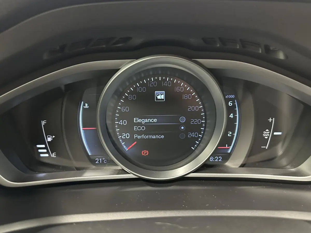 2.0 T2 Summum NAVI LM CRUISE STOELVERWARMING 108000 KM.
