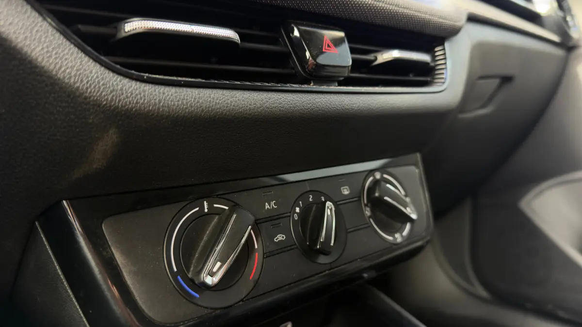 95pk 1.0 TSI Selection | Parkeersensoren Achter | Carplay | Keyless Start | 15" |