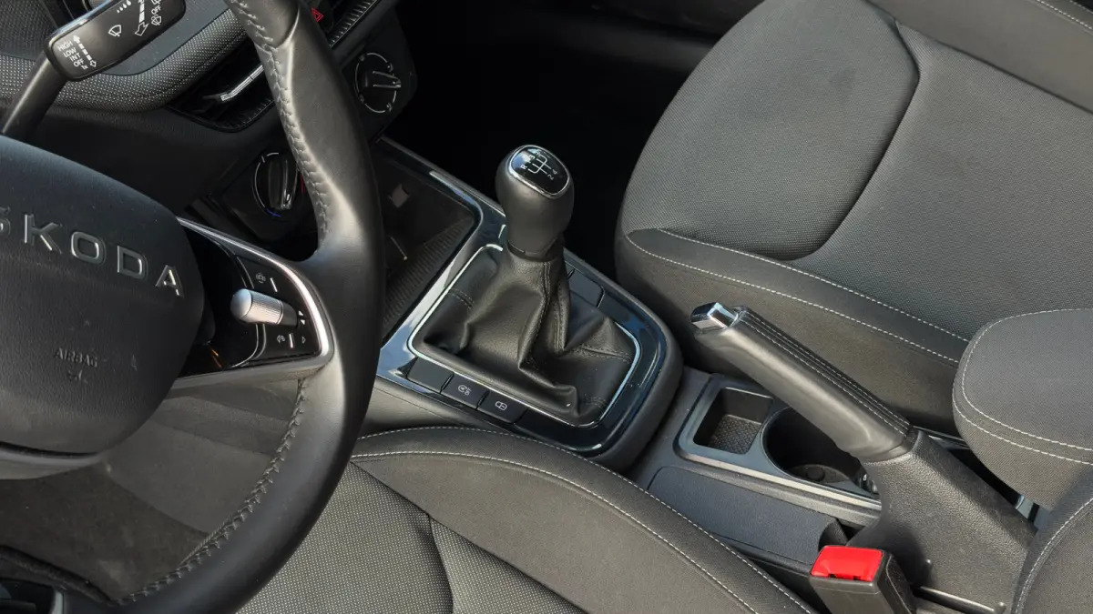 95pk 1.0 TSI Selection | Parkeersensoren Achter | Carplay | Keyless Start | 15" |
