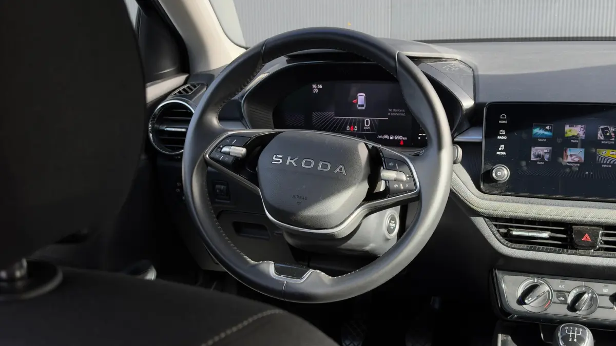 95pk 1.0 TSI Selection | Parkeersensoren Achter | Carplay | Keyless Start | 15" |