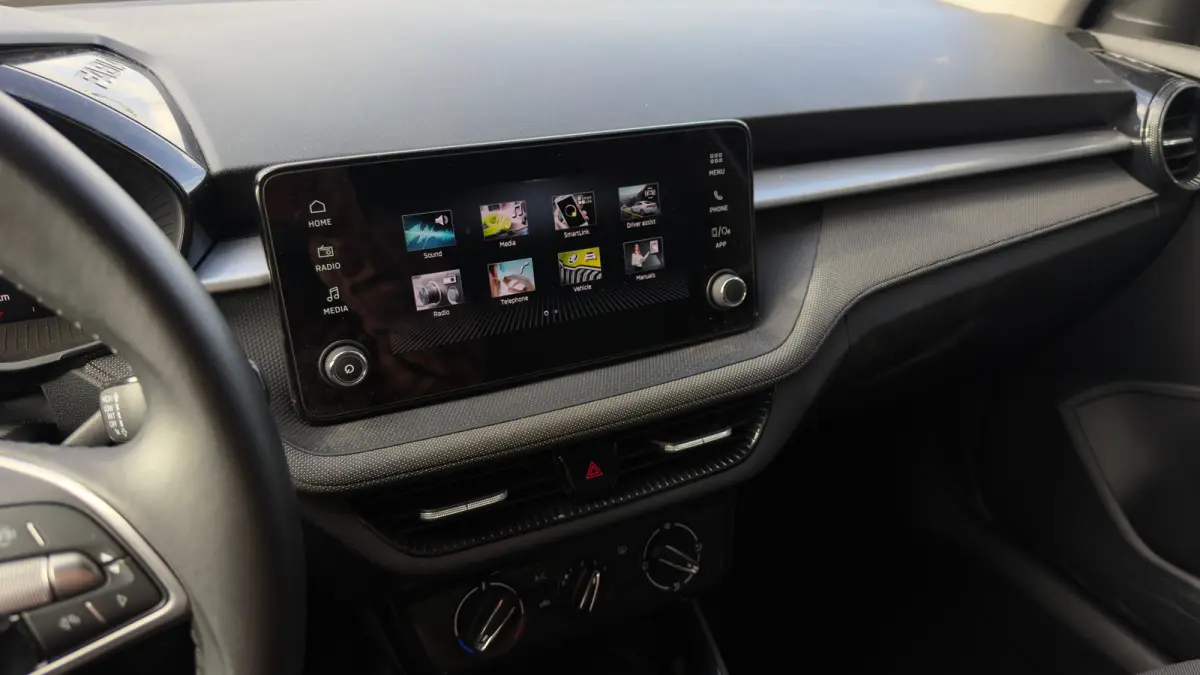 95pk 1.0 TSI Selection | Parkeersensoren Achter | Carplay | Keyless Start | 15" |