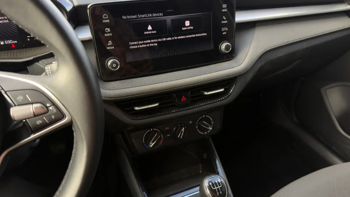 95pk 1.0 TSI Selection | Parkeersensoren Achter | Carplay | Keyless Start | 15" |