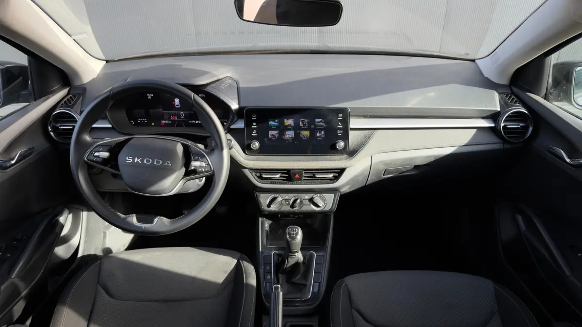 95pk 1.0 TSI Selection | Parkeersensoren Achter | Carplay | Keyless Start | 15" |