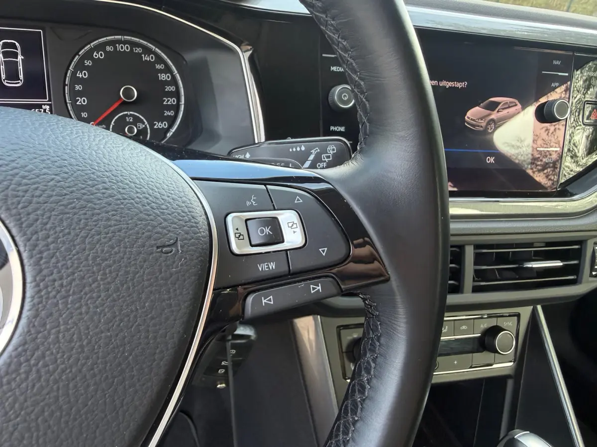 1.0 TSI Highline DSG I CARPLAY I I NAVI I CLIMA I UNIEKE KM I PDC