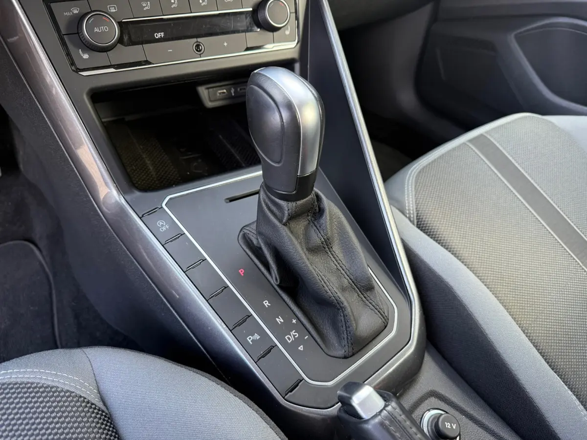 1.0 TSI Highline DSG I CARPLAY I I NAVI I CLIMA I UNIEKE KM I PDC