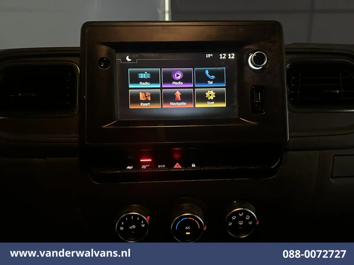 2.3 dCi 180pk L2H2 Euro6 Airco | Camera | Navigatie | LM Velgen | Cruisecontrol | LED Sidebars, 2500kg Trekhaak, Parkeersensoren, Bijrijdersbank