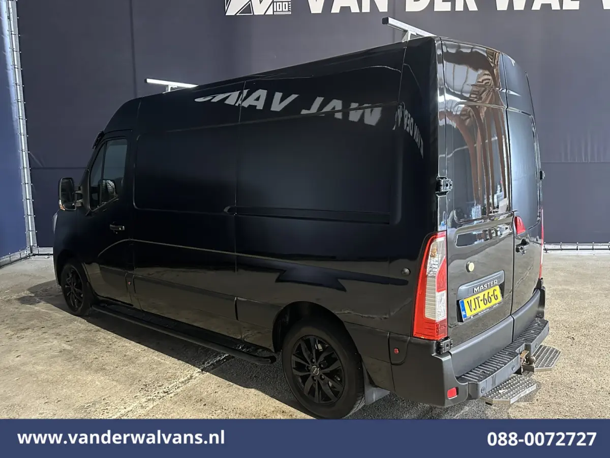 2.3 dCi 180pk L2H2 Euro6 Airco | Camera | Navigatie | LM Velgen | Cruisecontrol | LED Sidebars, 2500kg Trekhaak, Parkeersensoren, Bijrijdersbank