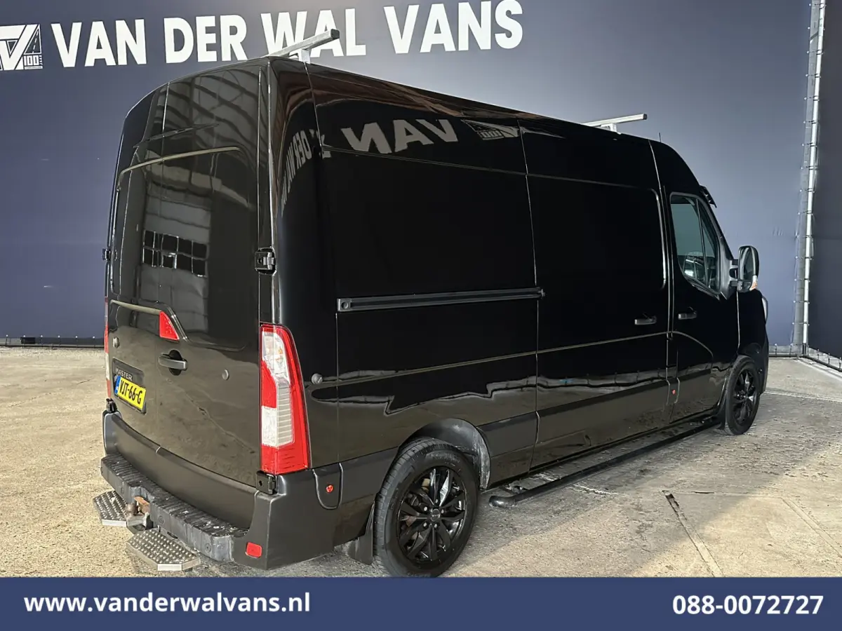 2.3 dCi 180pk L2H2 Euro6 Airco | Camera | Navigatie | LM Velgen | Cruisecontrol | LED Sidebars, 2500kg Trekhaak, Parkeersensoren, Bijrijdersbank