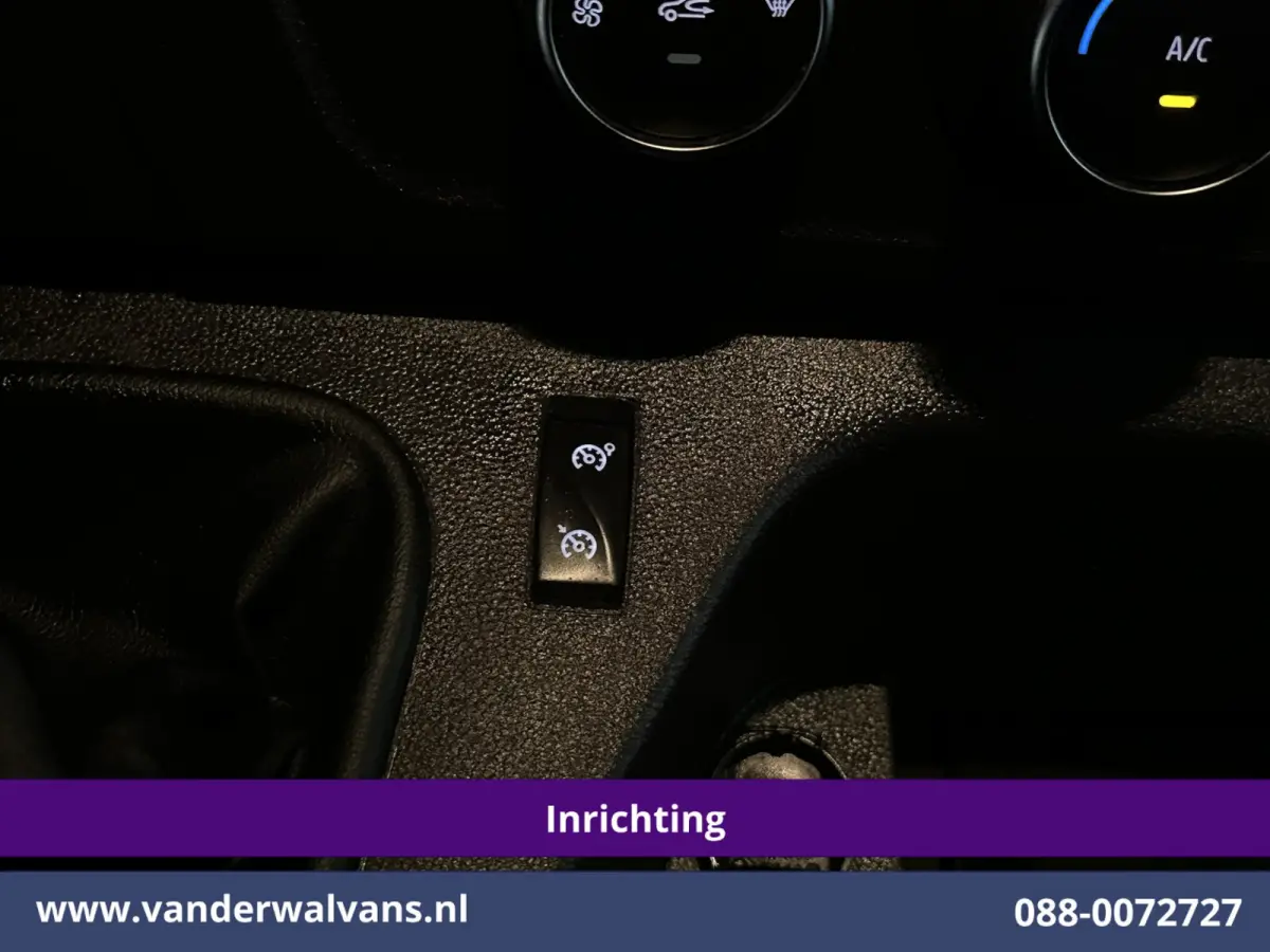 2.3 dCi 180pk L2H2 Inrichting Euro6 Airco | Camera | Navigatie | LM Velgen | Cruisecontrol | LED Sidebars, 2500kg Trekhaak, Parkeersensoren, Bijrijdersbank
