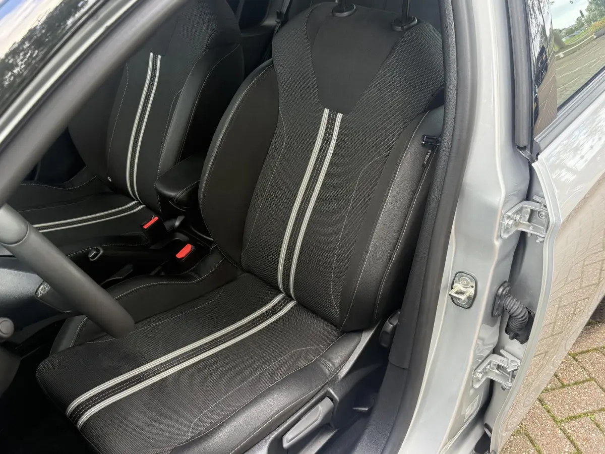 1.2 Turbo GS | PDC + Camera | LM Velgen | Apple CarPlay/Android Auto | Dodehoekdetectie |