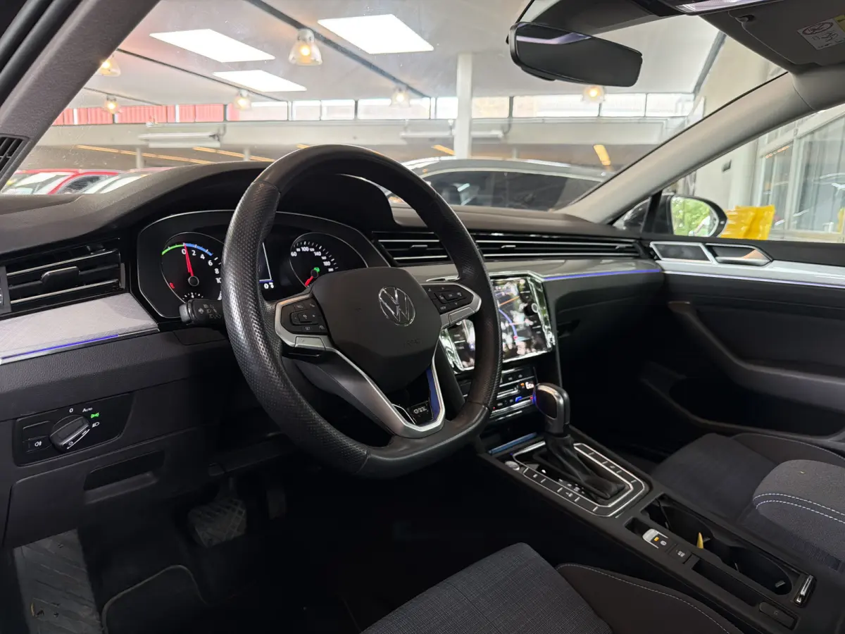 GTE 218PK DSG HYBRID BUSINESS SPORT IQ-LED/NAVI/CAMERA/TREKHAAK