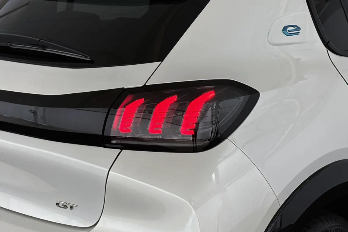 EV GT Pack 50 kWh Panoramadak Stoelverwarming Achteruitrijcamera
