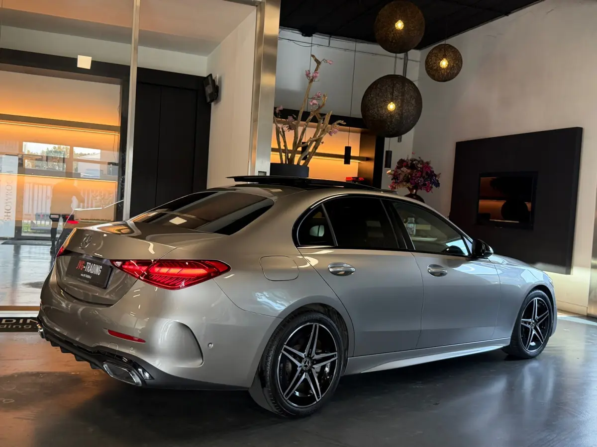 180 AMG Night Panorama Sfeerverl. Camera