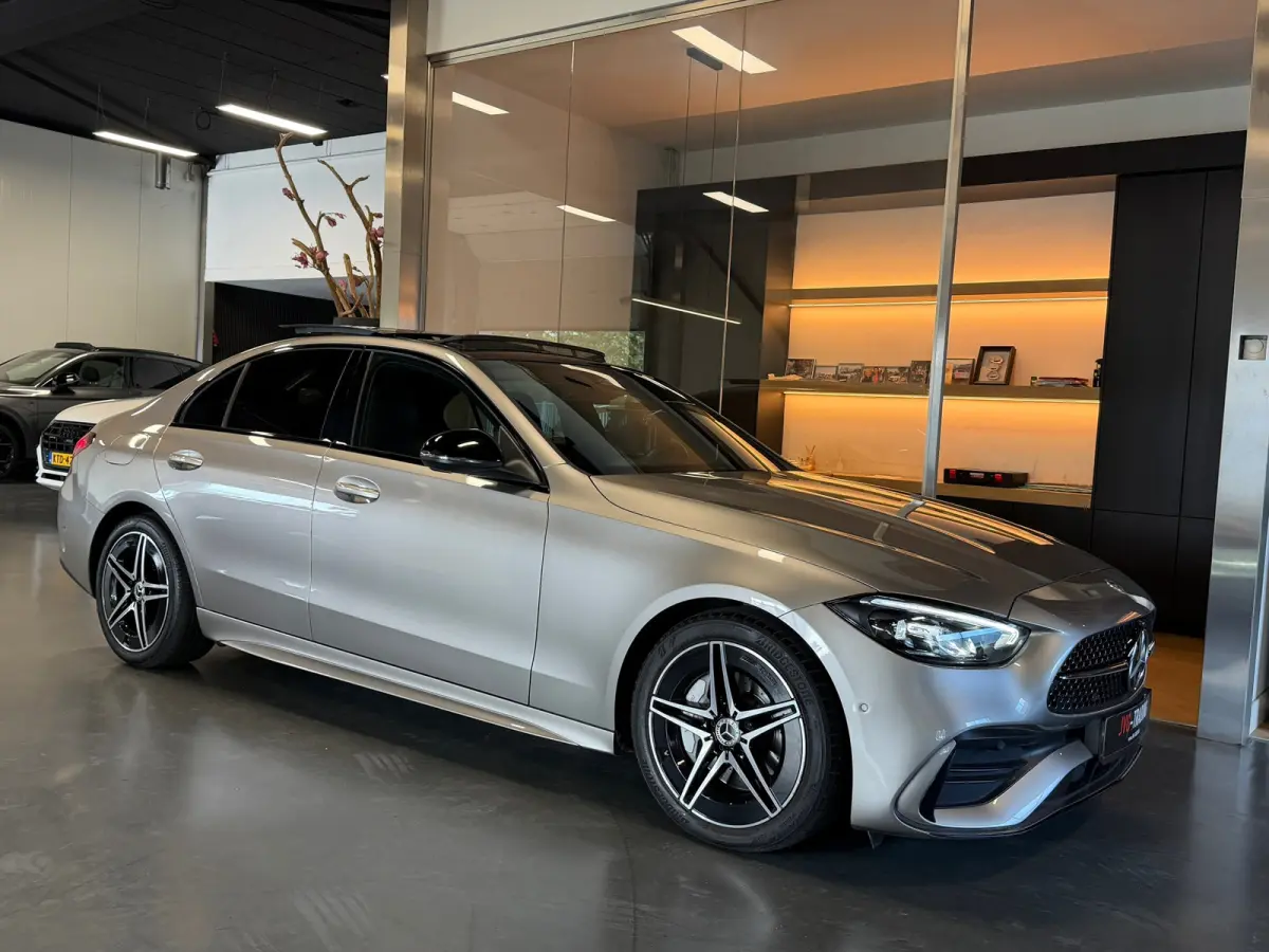 180 AMG Night Panorama Sfeerverl. Camera
