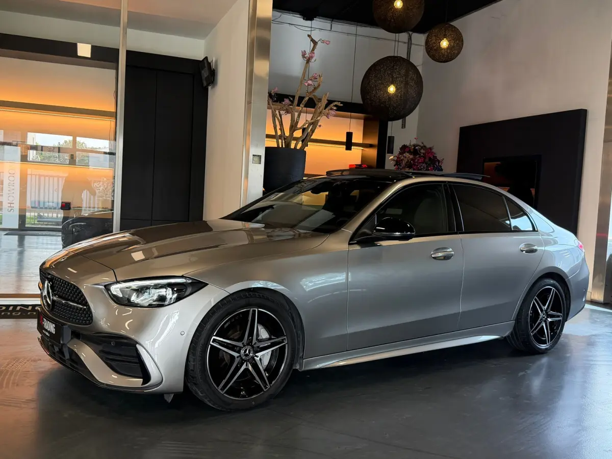 180 AMG Night Panorama Sfeerverl. Camera