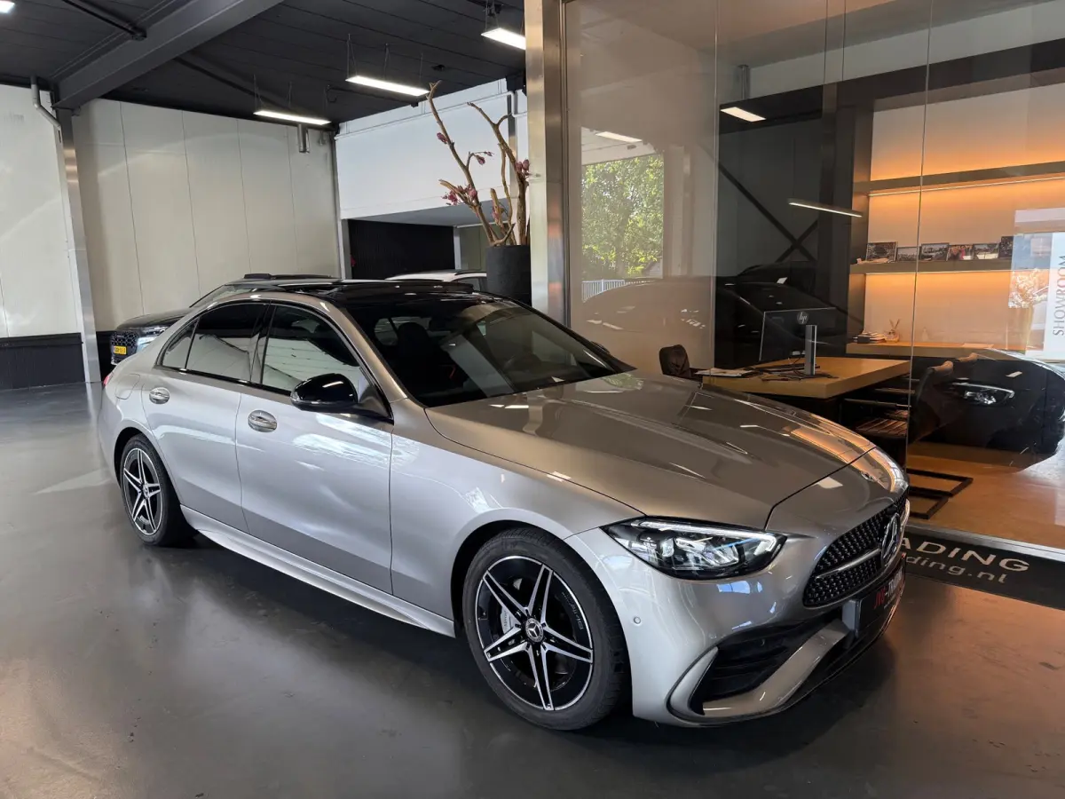 180 AMG Night Panorama Sfeerverl. Camera