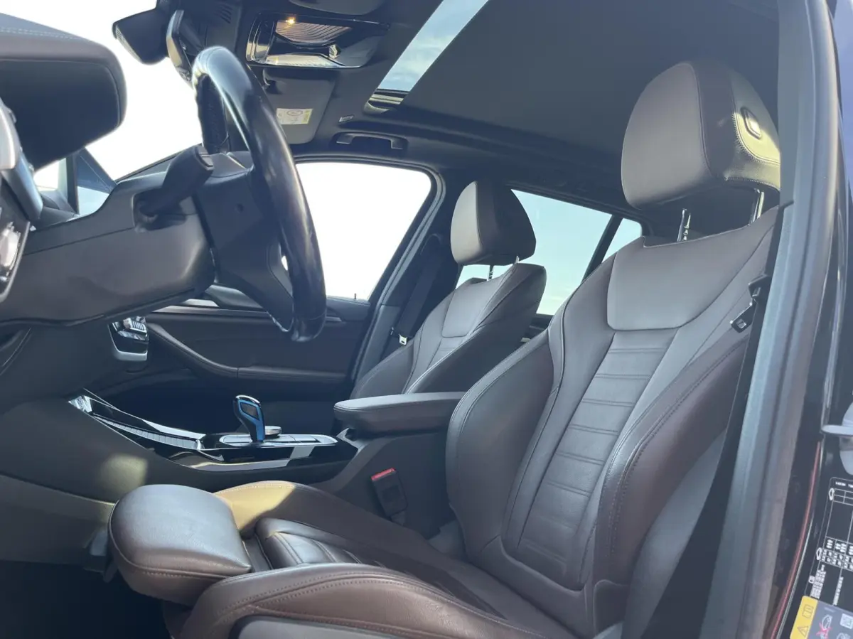 High Executive 80 kWh M-SPORT SOH 99% PANO+TREKHAAK