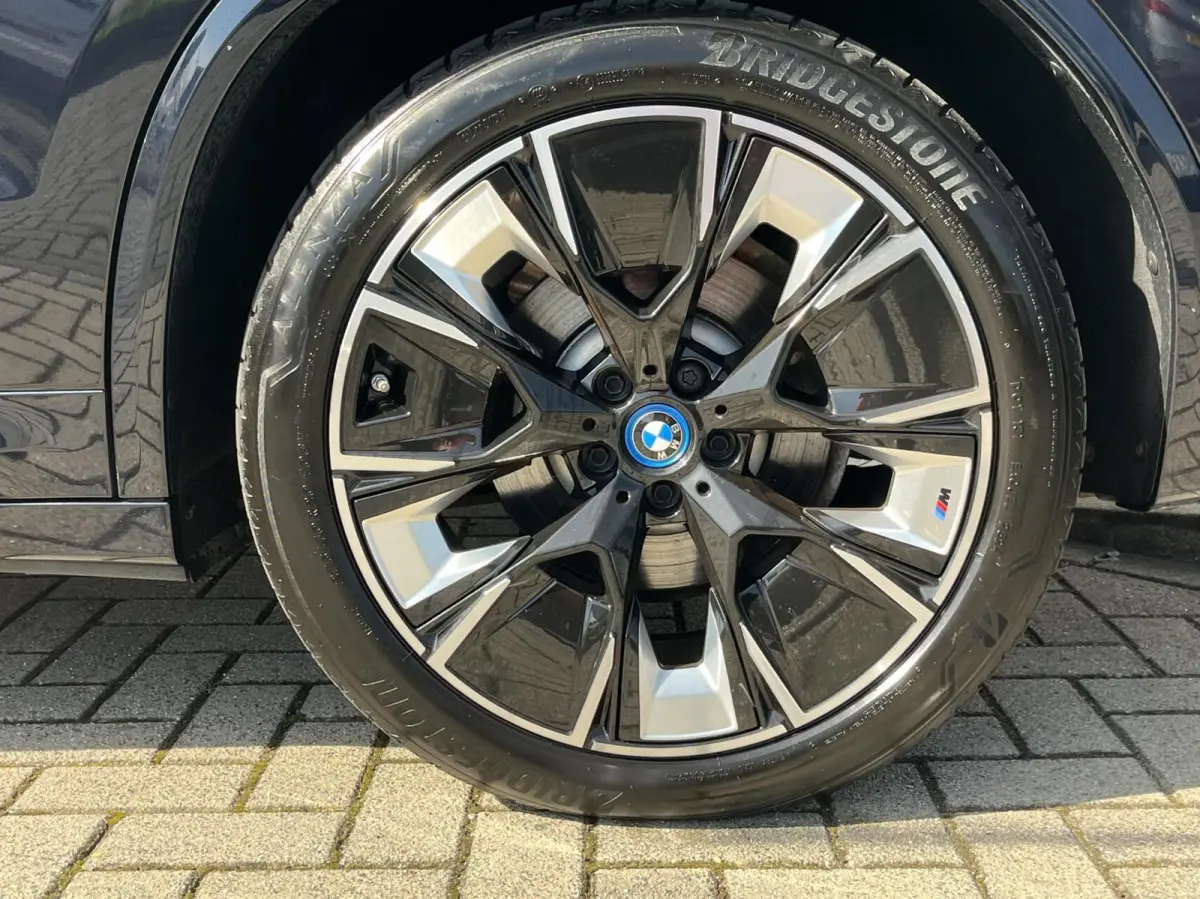 High Executive 80 kWh M-SPORT SOH 99% PANO+TREKHAAK
