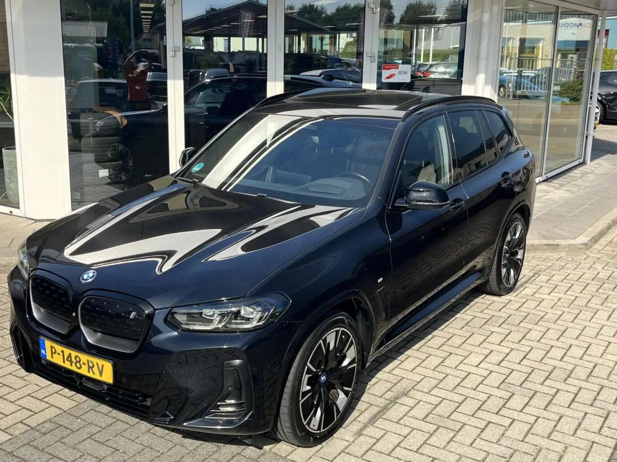High Executive 80 kWh M-SPORT SOH 99% PANO+TREKHAAK