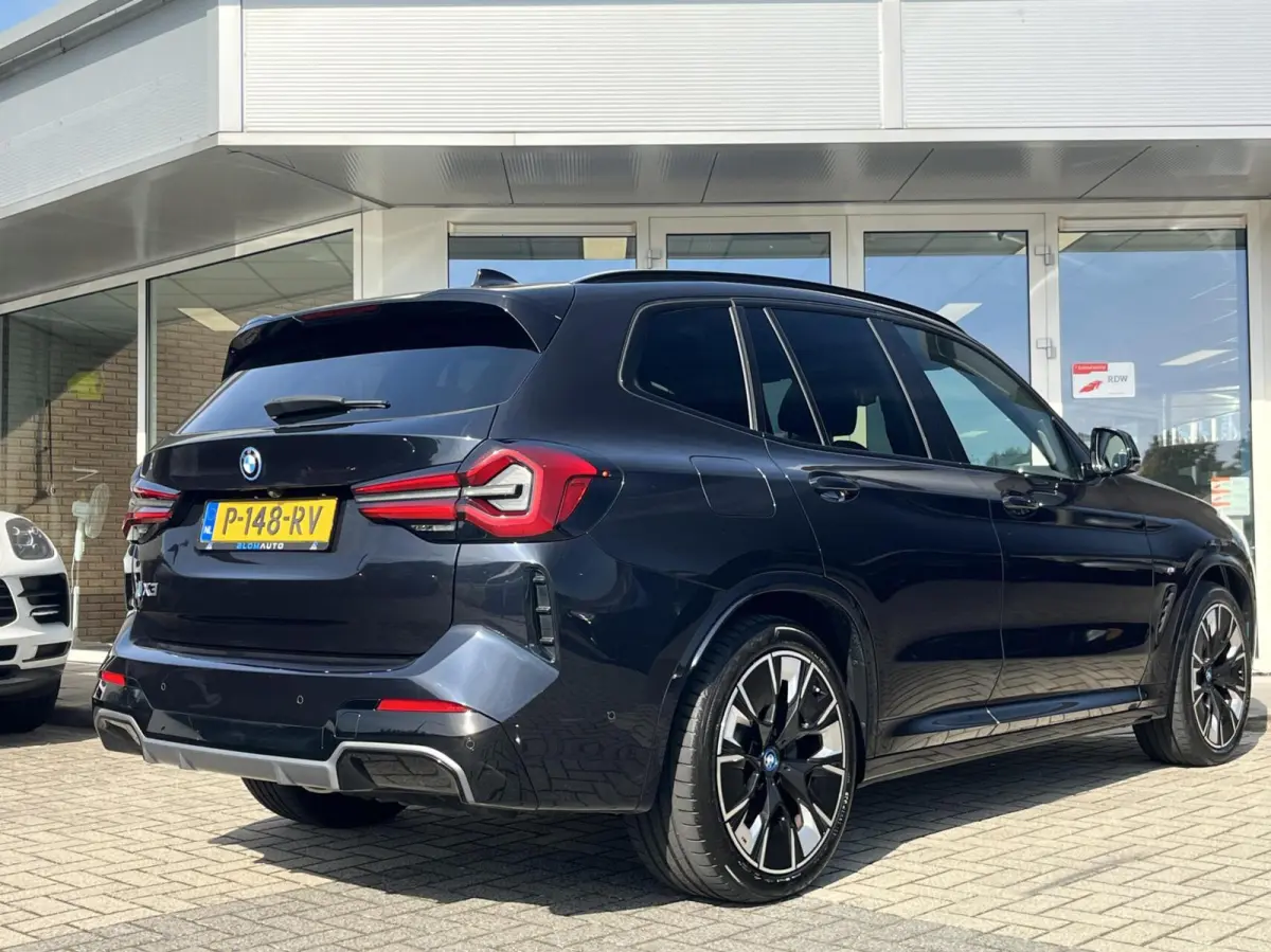 High Executive 80 kWh M-SPORT SOH 99% PANO+TREKHAAK