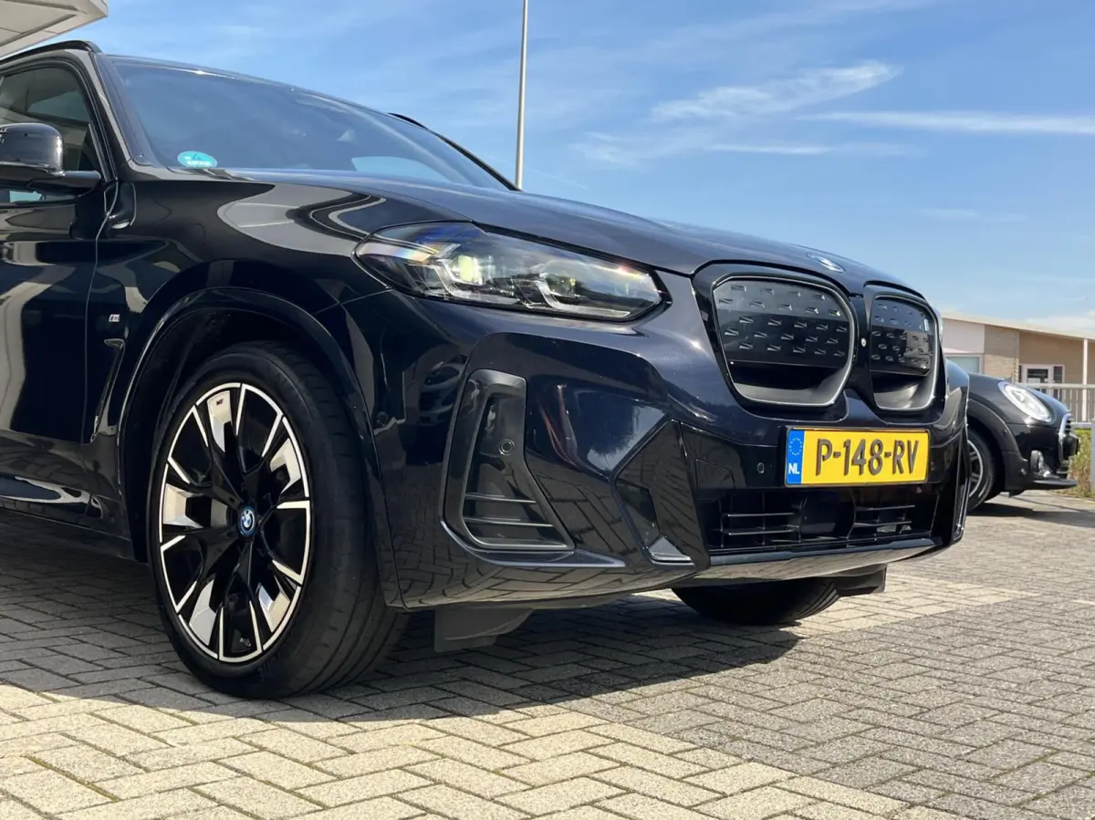 High Executive 80 kWh M-SPORT SOH 99% PANO+TREKHAAK