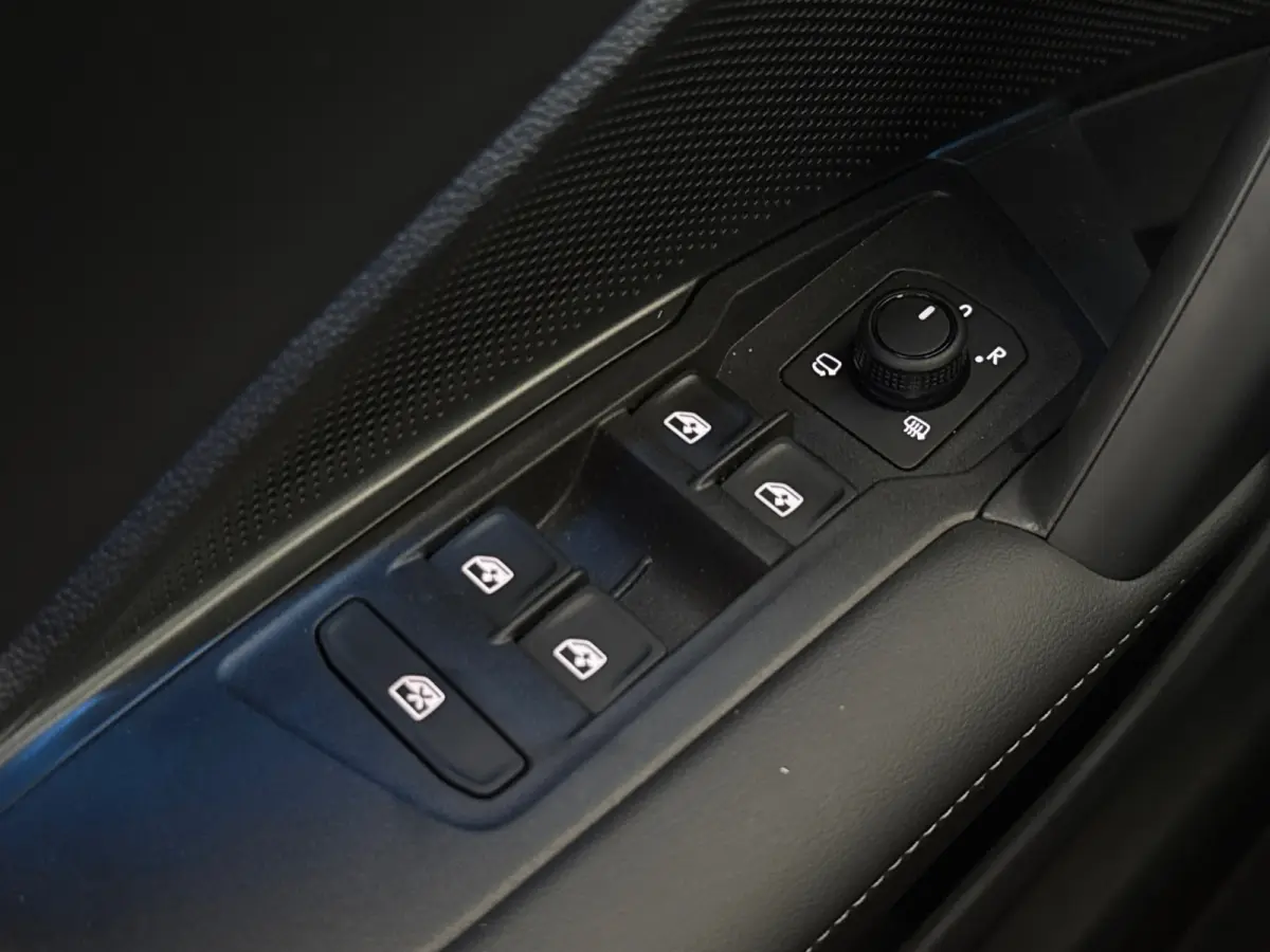 1.5 TSI 204PK eHybrid DSG LIFE 360°CAMERA/HARMAN-KARDON/HEAD-UP/TREKHAAK *Fabrieksgarantie 2030*