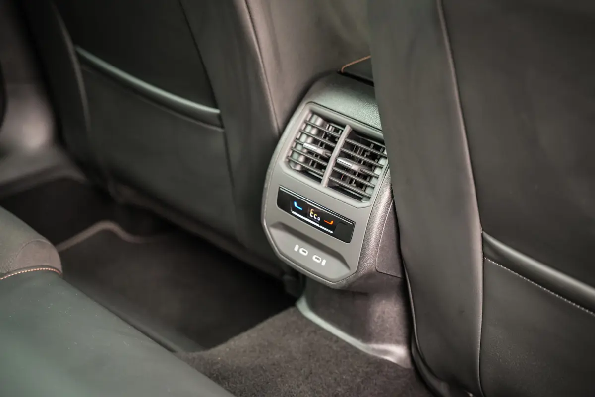 1.4 e-Hybrid VZ Copper Edition | PANORAMADAK | CUPRA KUIPSTOELEN | ACC | VIRTUAL COCKPIT | METALIC | MOOI! |
