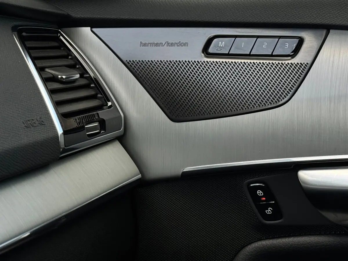 2.0 T8 Recharge AWD | Pano | Trekhaak | 360 | Harman Kardon | Elektr. stoelen | Volleder | Pilot Assist | Eerste eig.