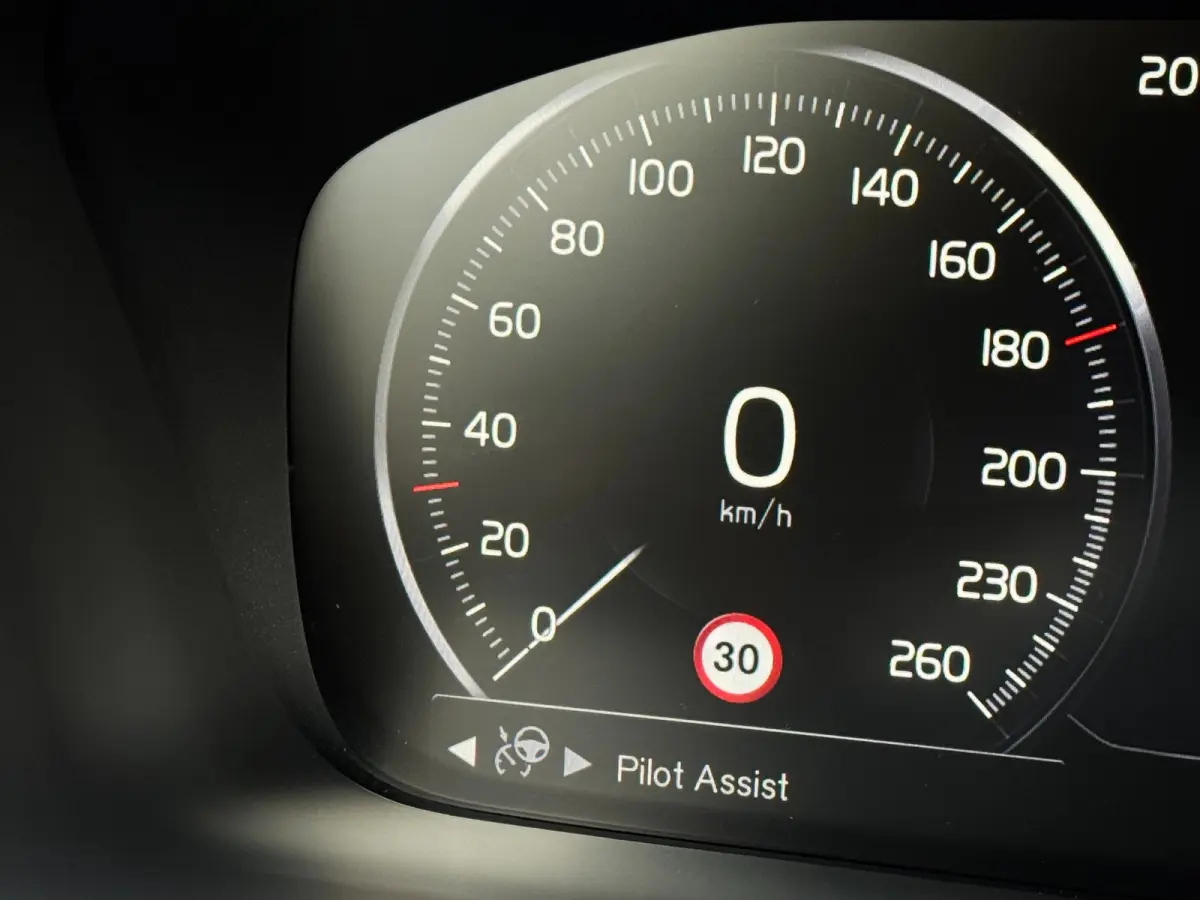 2.0 T8 Recharge AWD | Pano | Trekhaak | 360 | Harman Kardon | Elektr. stoelen | Volleder | Pilot Assist | Eerste eig.