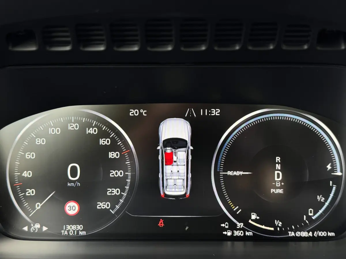 2.0 T8 Recharge AWD | Pano | Trekhaak | 360 | Harman Kardon | Elektr. stoelen | Volleder | Pilot Assist | Eerste eig.