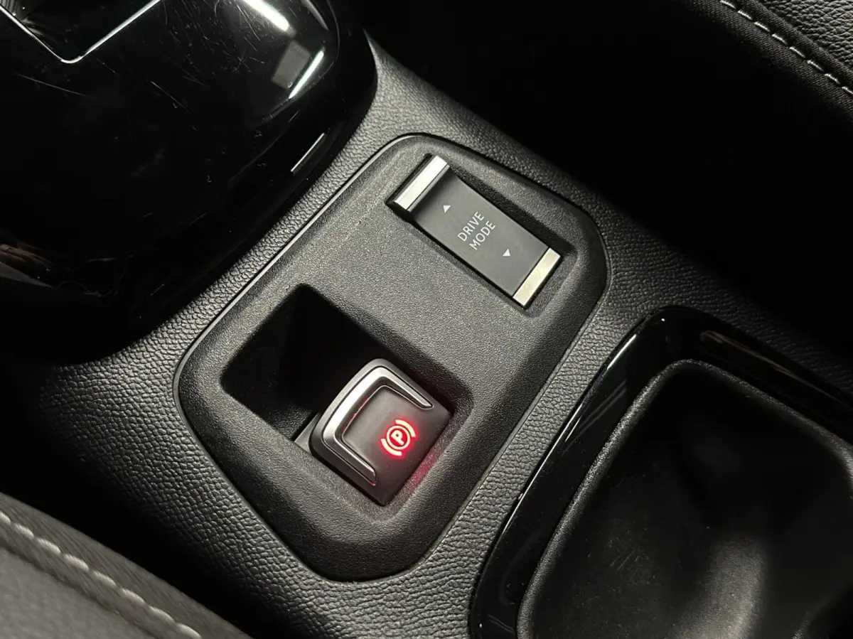 1.2 Turbo Hybrid 145PK GS NAVI CARPLAY CAMERA CRUISE LM.
