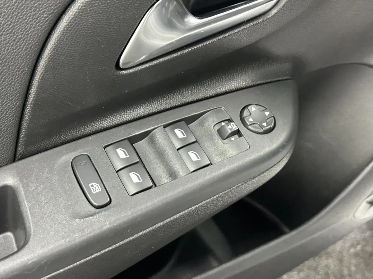 1.2 Turbo Hybrid 145PK GS NAVI CARPLAY CAMERA CRUISE LM.