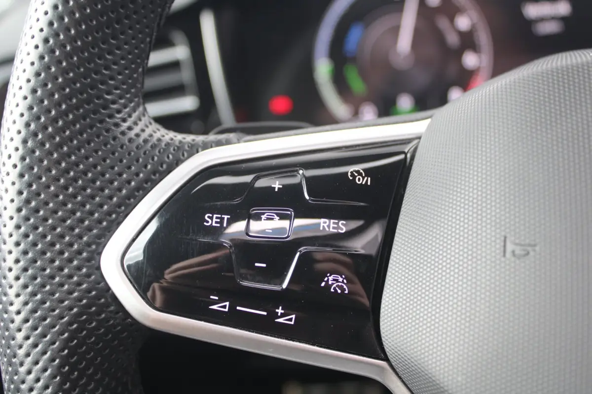 3.0 TSi eHybrid 462pk 4MOTION R | Pano | HUD | Luchtvering | Massage | Elek. trekhaak