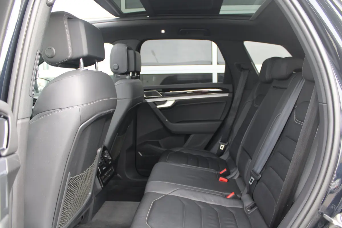3.0 TSi eHybrid 462pk 4MOTION R | Pano | HUD | Luchtvering | Massage | Elek. trekhaak
