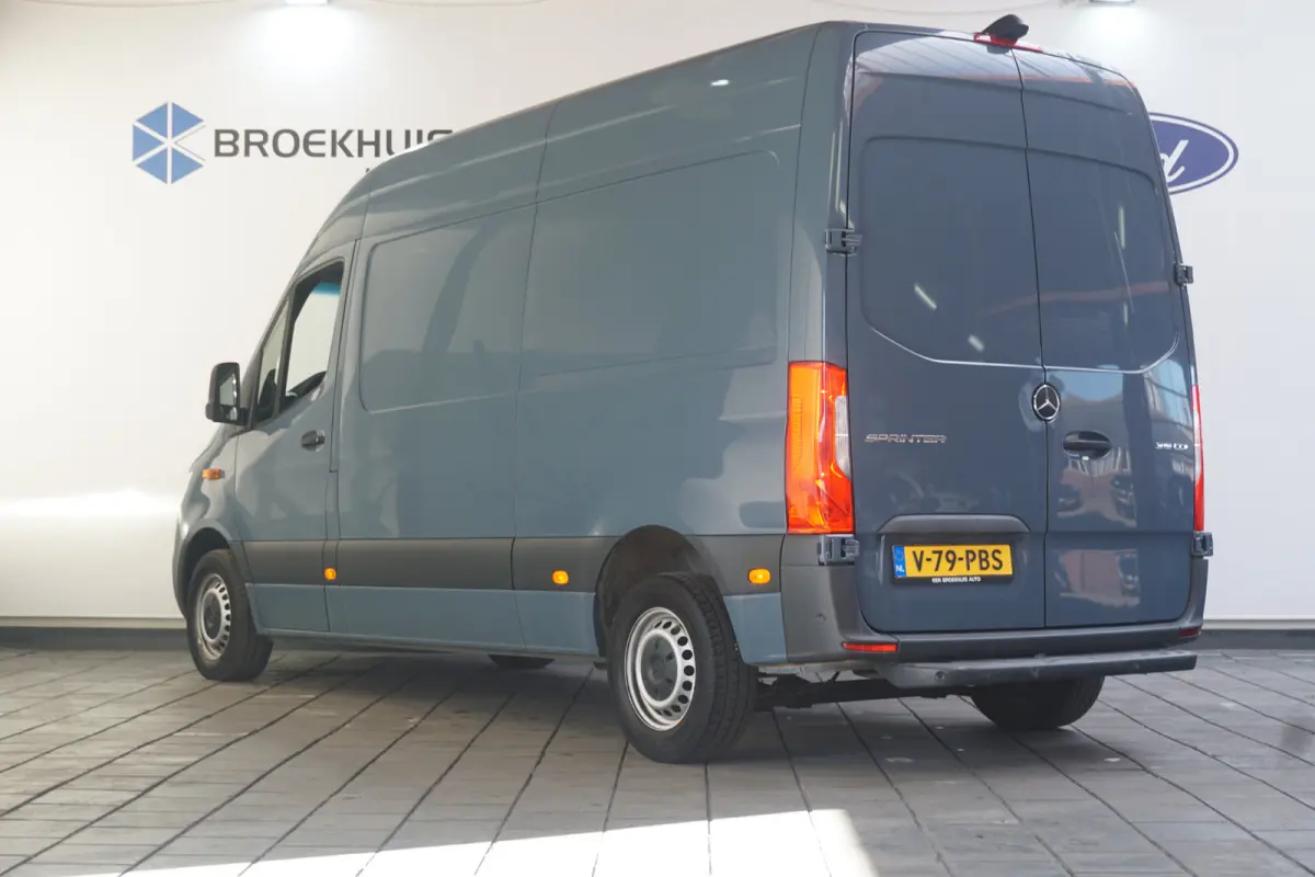 315 1.9 CDI L2H2 FWD | Achteruitrijcamera | Houten vloer in laadruimte | Navigatiesysteem full map