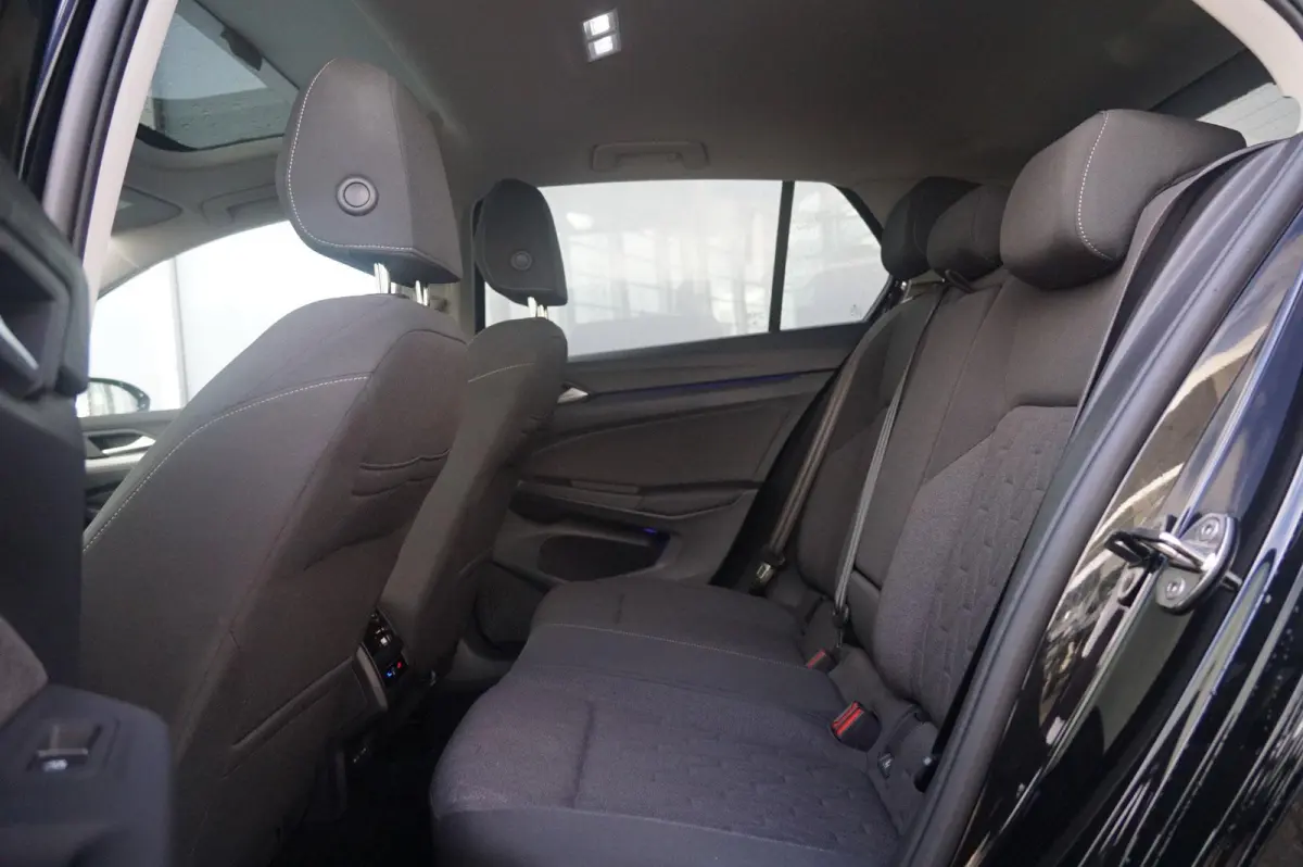 1.5 eHybrid 204pk Life Edition | SoH 100% | Trekhaak | Dodehoek Detectie | Navigatie