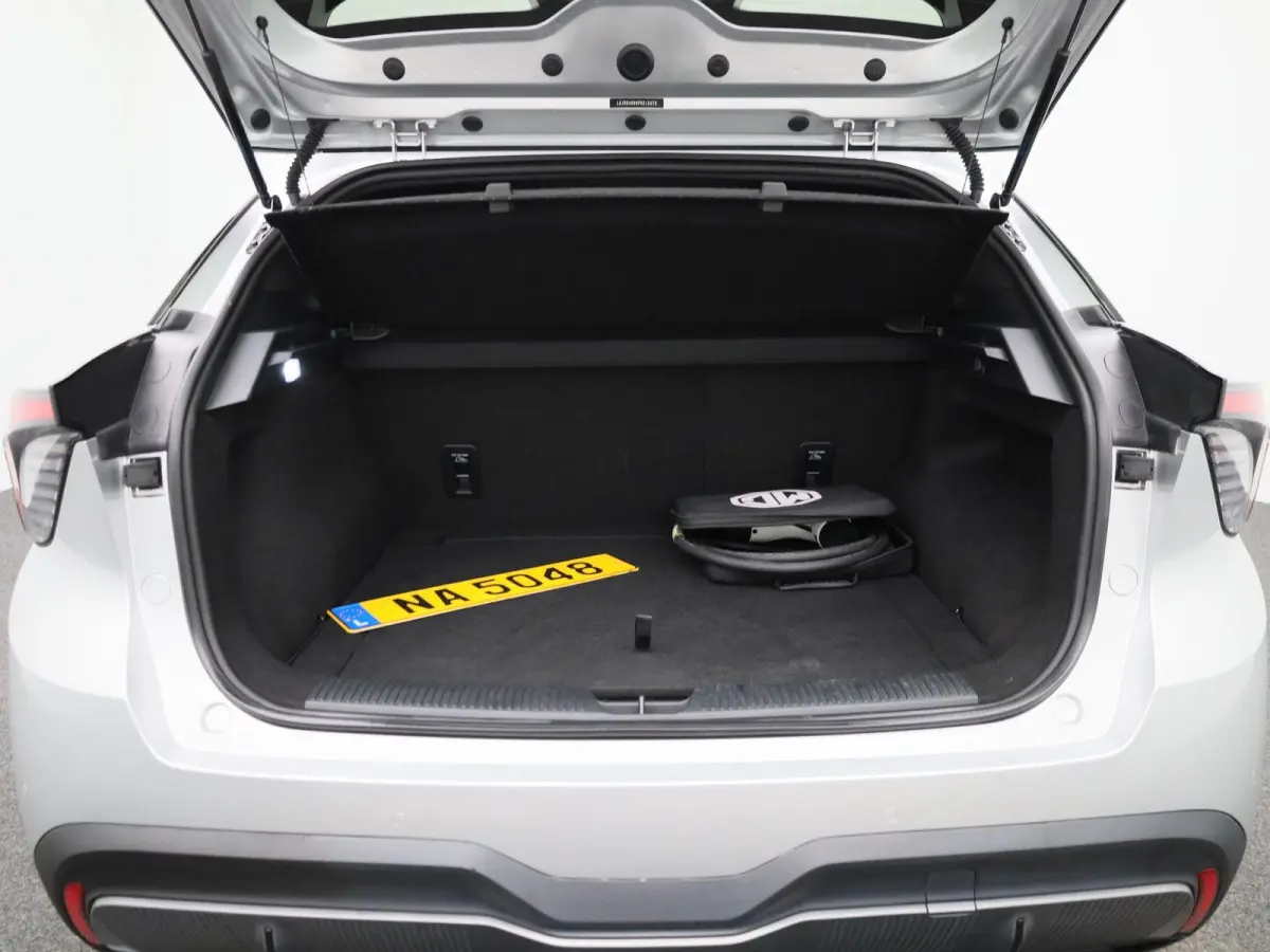MG4 64 kWh Luxury | Elektrisch verstelbare stoel | Camera | Carplay |
