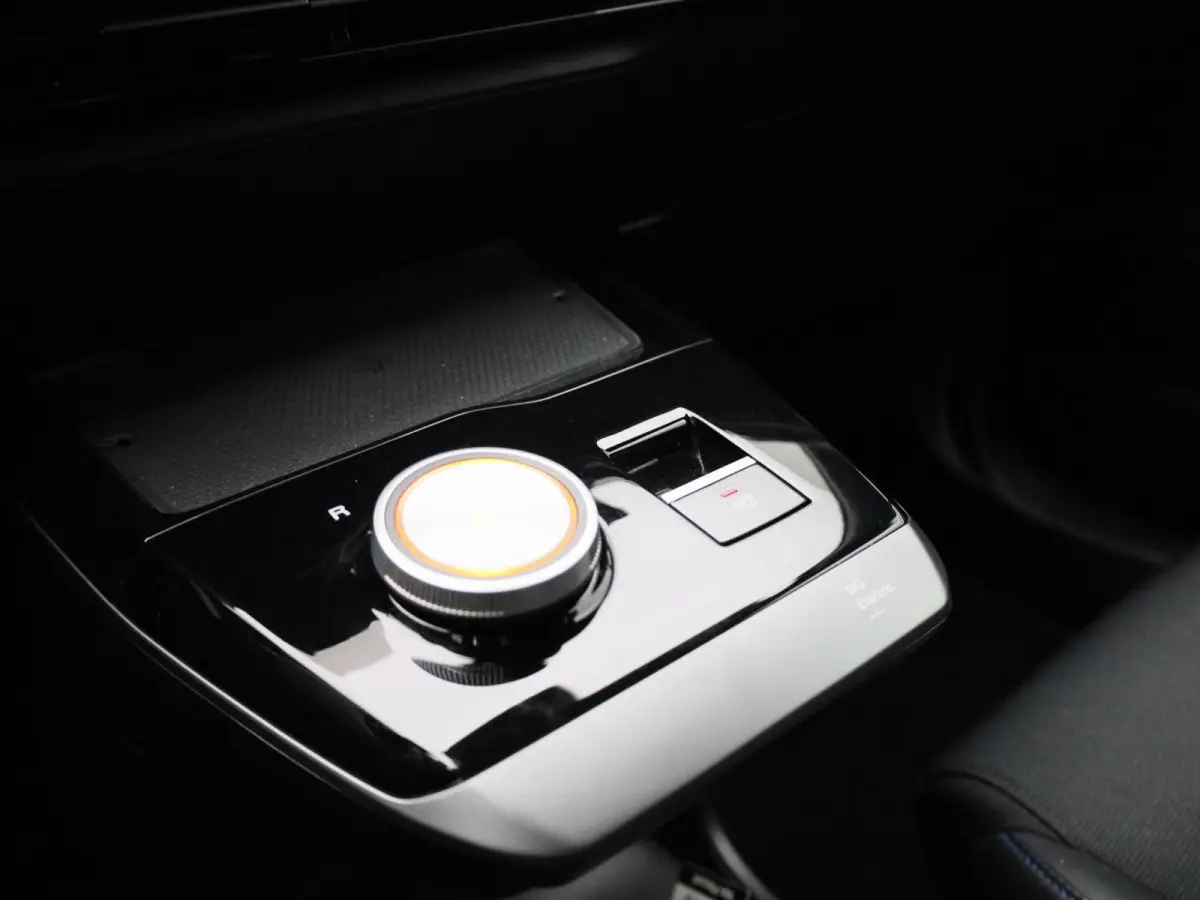 MG4 64 kWh Luxury | Elektrisch verstelbare stoel | Camera | Carplay |