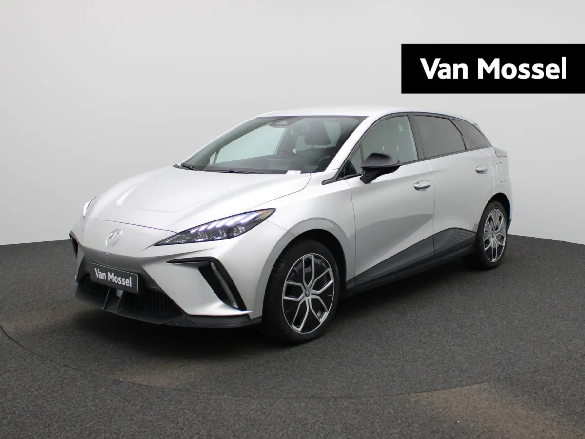 MG4 64 kWh Luxury | Elektrisch verstelbare stoel | Camera | Carplay |