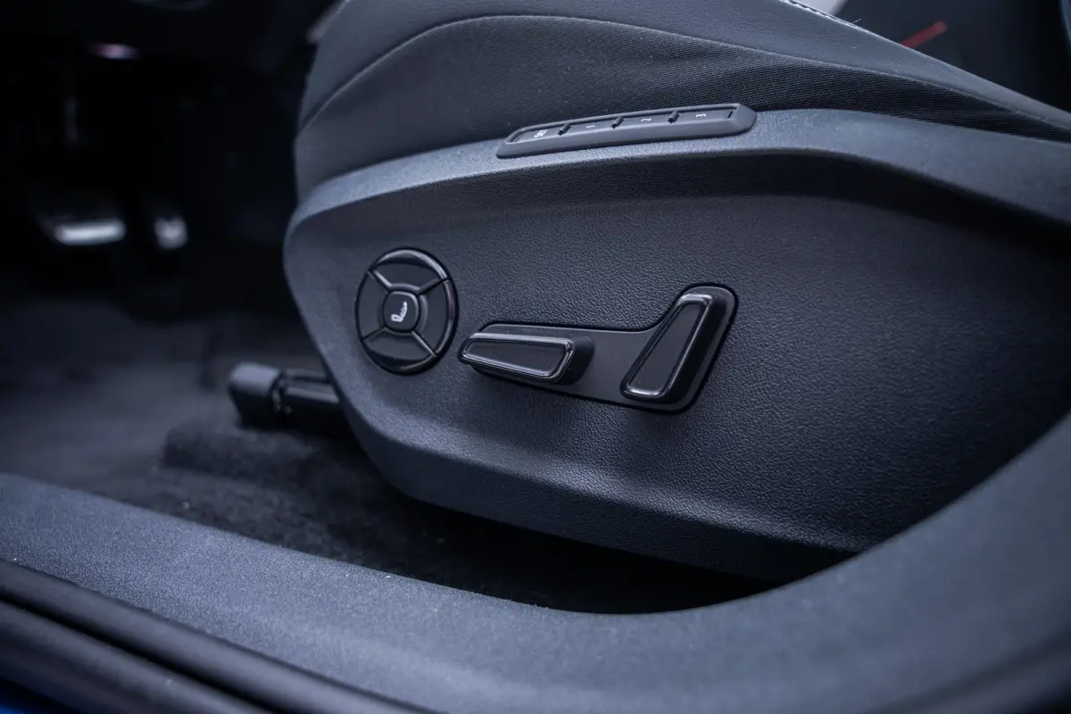 Style First Edition 52kwh | 360 graden camera (Area View) | Apple Carplay/Android Auto|telefoonintegratie premium | Automatische afstandsregeling (Adaptive Cruise Control)