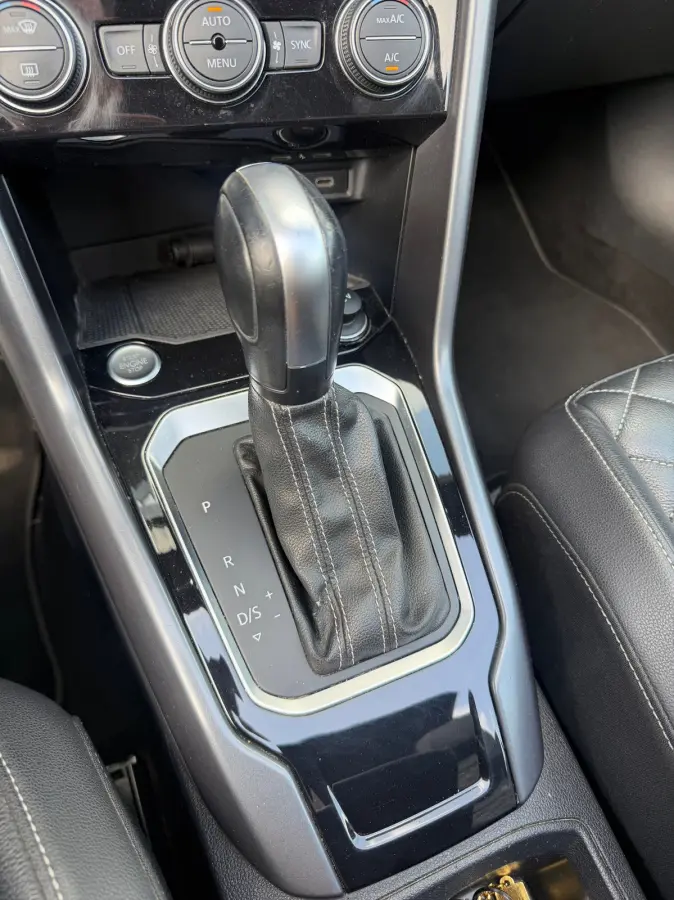 1.5 TSI R-Line / virtueel / leder/ led/